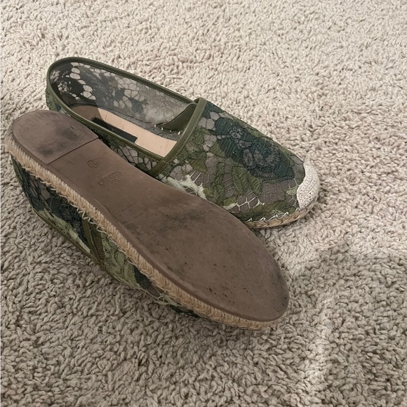 Shoes - Picture 3 of 3